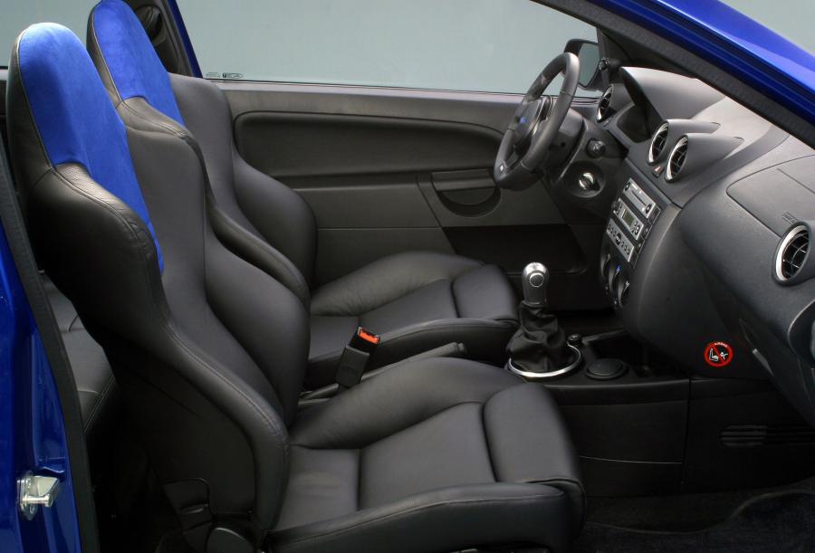  Ford Fiesta RS 2004 года  (фото 4 из 7)
